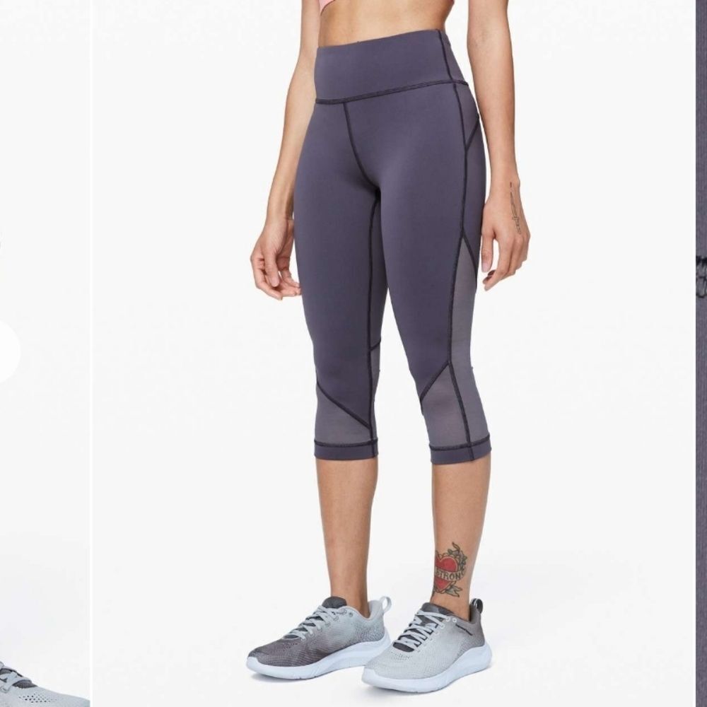 Lululemon Turn Up The Tension Crop Moonwalk Purple Athletic Crop Legging - Sz 6